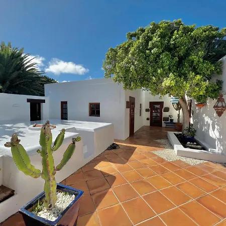 Holiday home Stylish House In A Real With Private Garden Uga