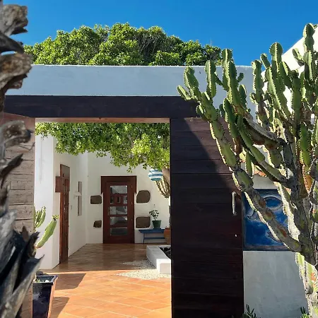 Stylish House In A Real With Private Garden Holiday home *